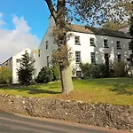 Lowbyer Manor 4*