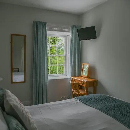 Πανσιόν Lowbyer Manor 4*