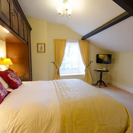 Lowbyer Manor 4*