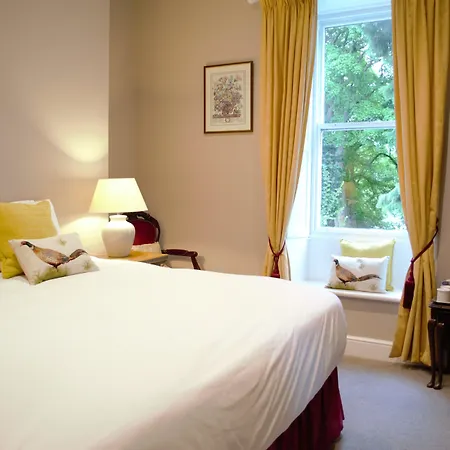 Lowbyer Manor 4*