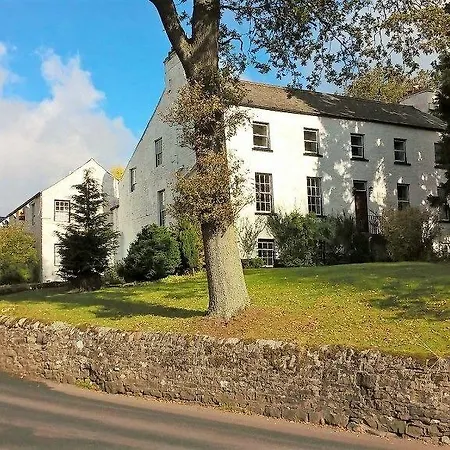 Lowbyer Manor 4*